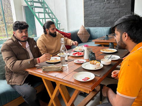 马拉里纳奇维拉斯萨罗瓦尔高级酒店主图