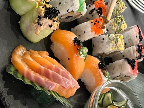 Uniqe - Sushi And Drinks