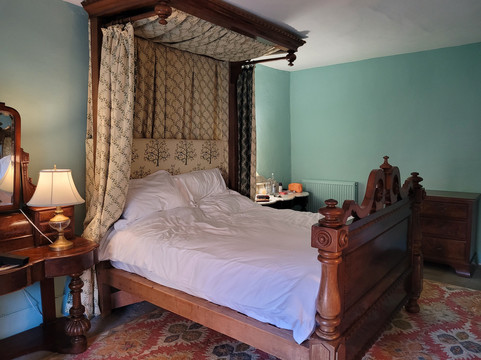 Llanthony Priory-Llanthony必去景点