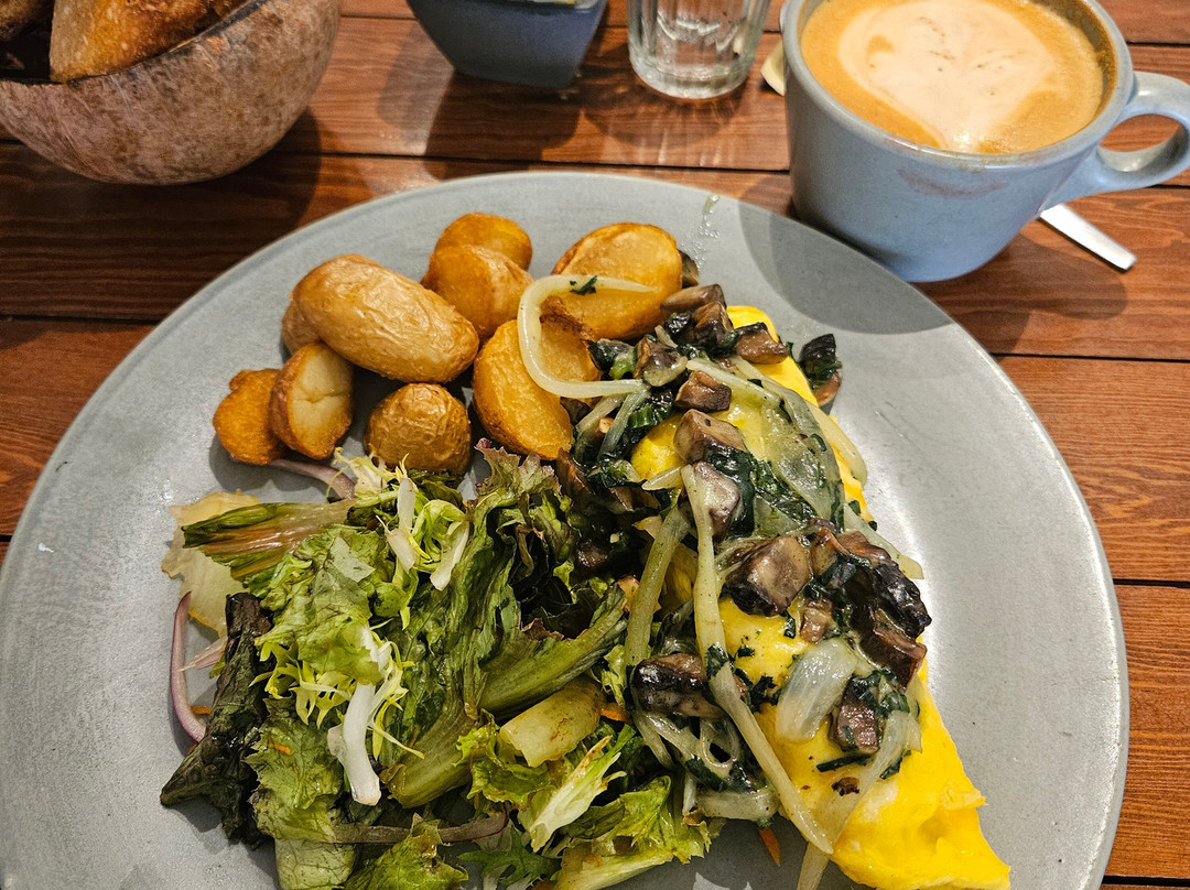 Damien Cafe Breakfast