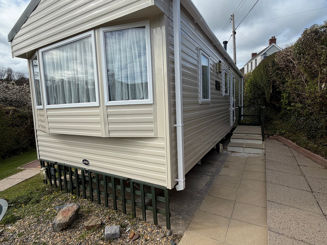White Gate Caravan Park主图