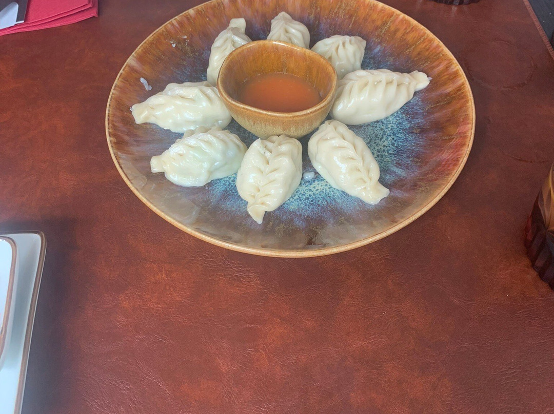 Tenzin Sushi & Momo
