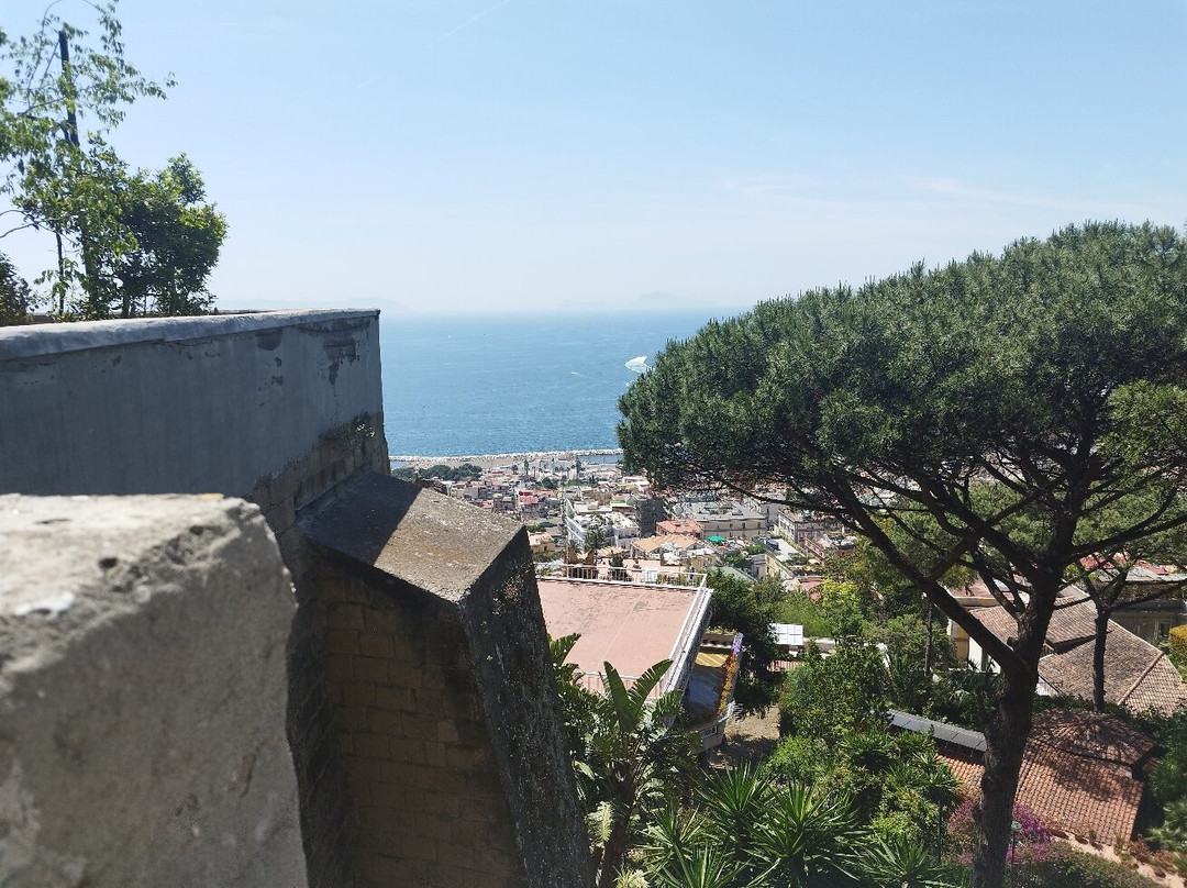 Passeggiate Letterarie Alla Villa Floridiana-那不勒斯必去景点