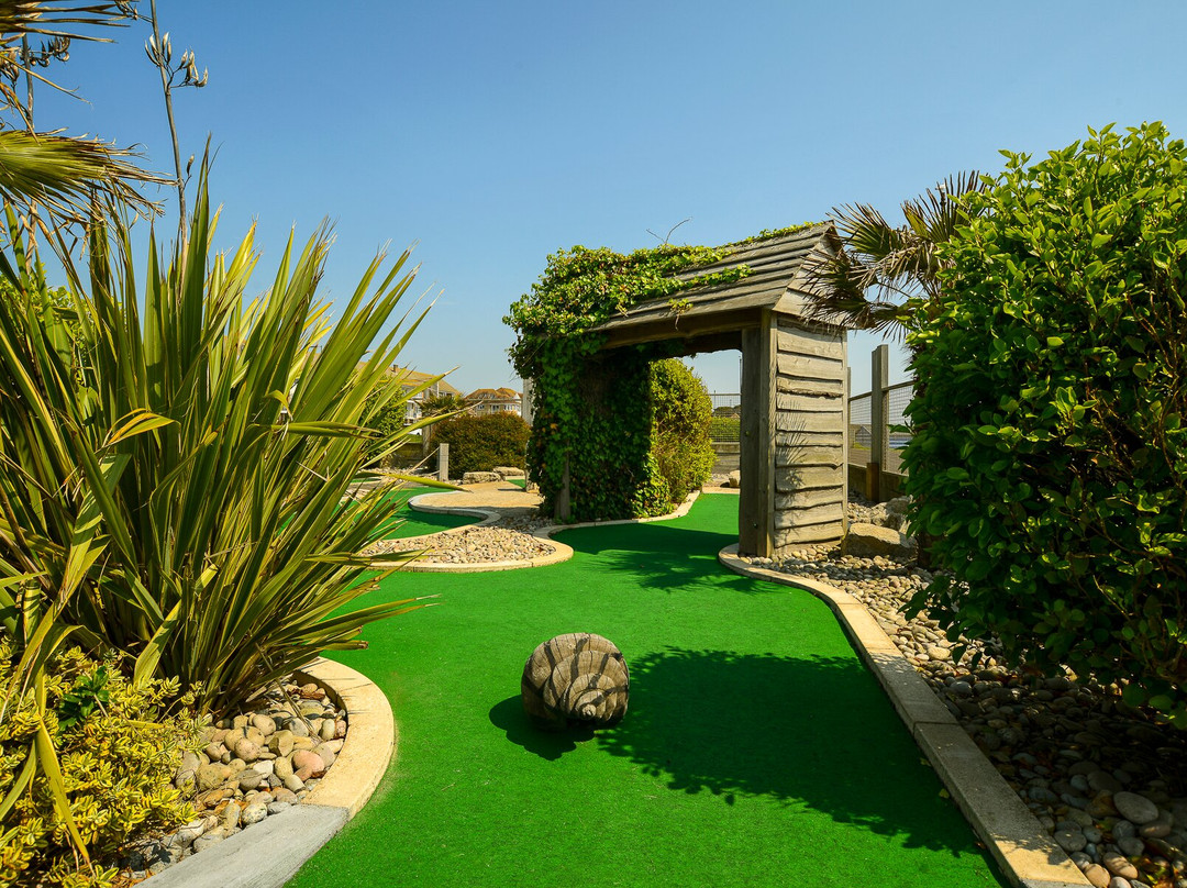 Greensward Adventure Golf-滨海克拉克顿必去景点