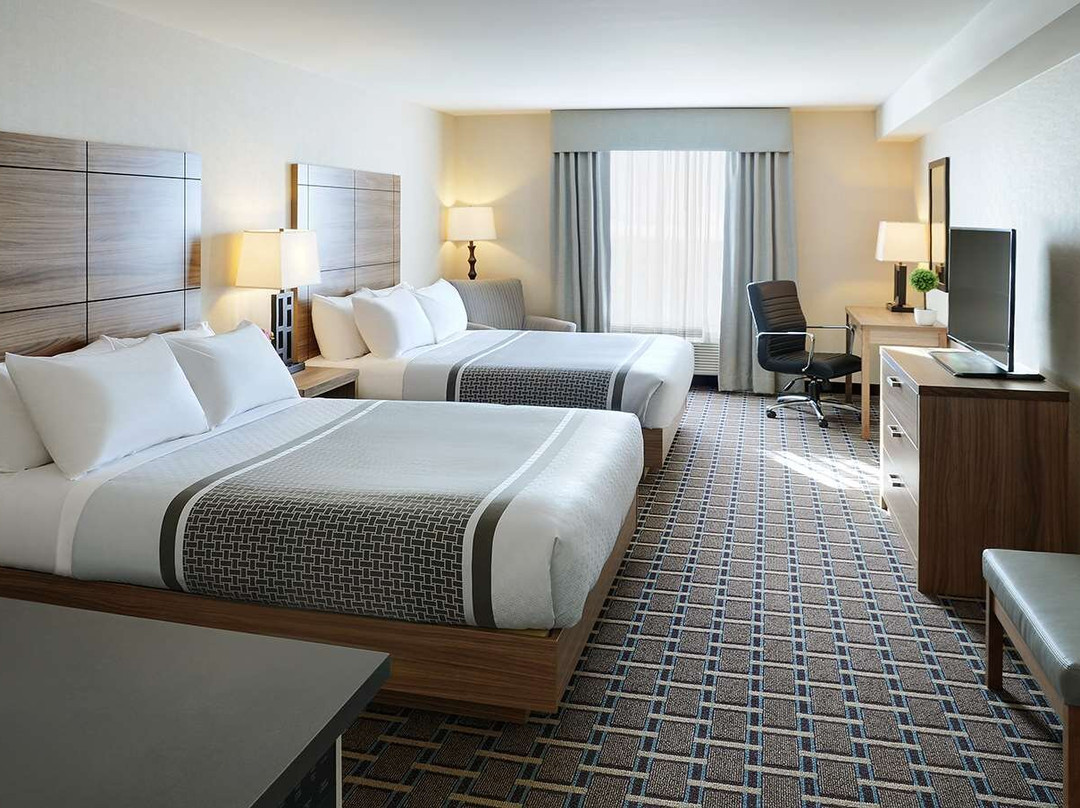 曼恩维尔酒店住宿-Pomeroy Inn & Suites Vermilion