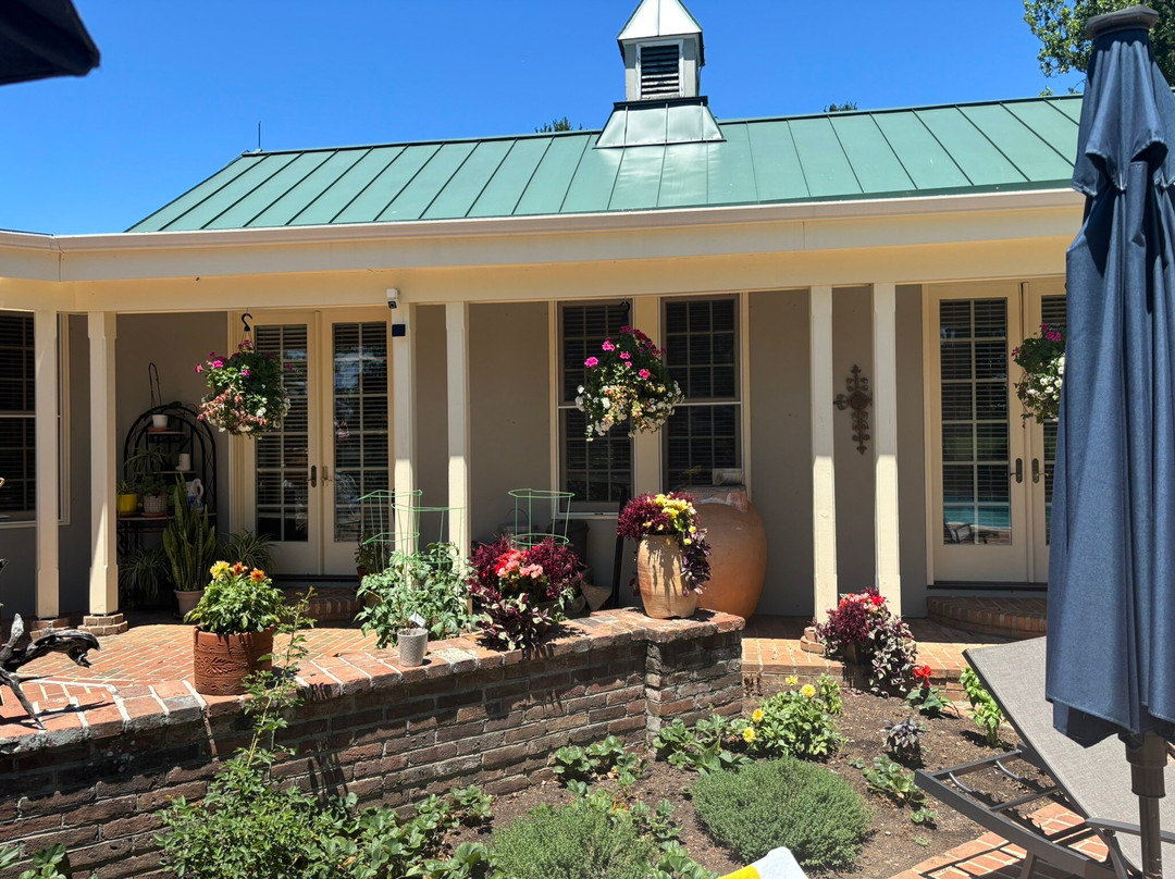 L'Auberge Provencale酒店和餐厅主图
