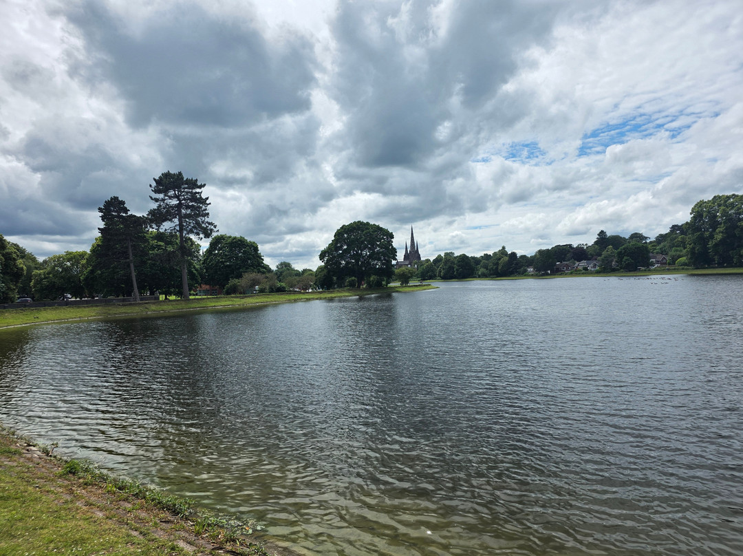 Stowe Pool-利奇菲尔德必去景点