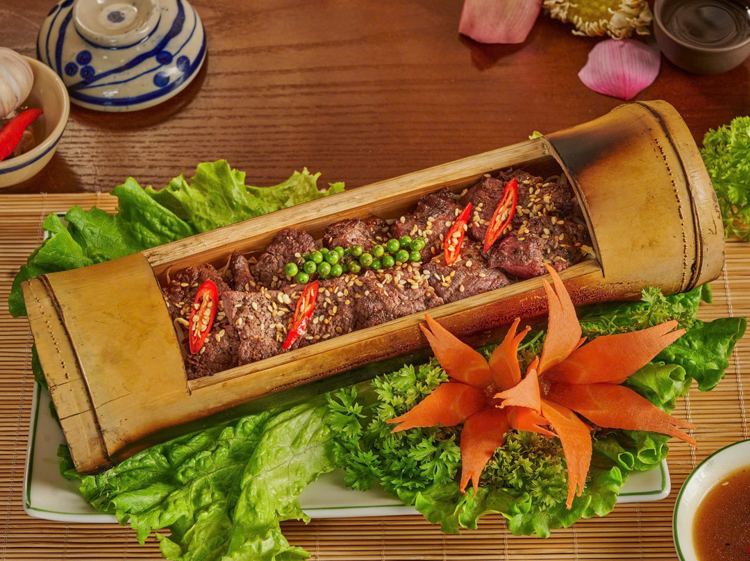 MỘC Vietnamese Restaurant & Vegetarian Food
