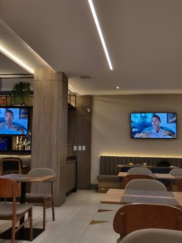 Art Hotel-旅行者