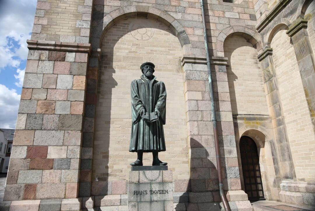 Statue Hans Tausen-里伯必去景点