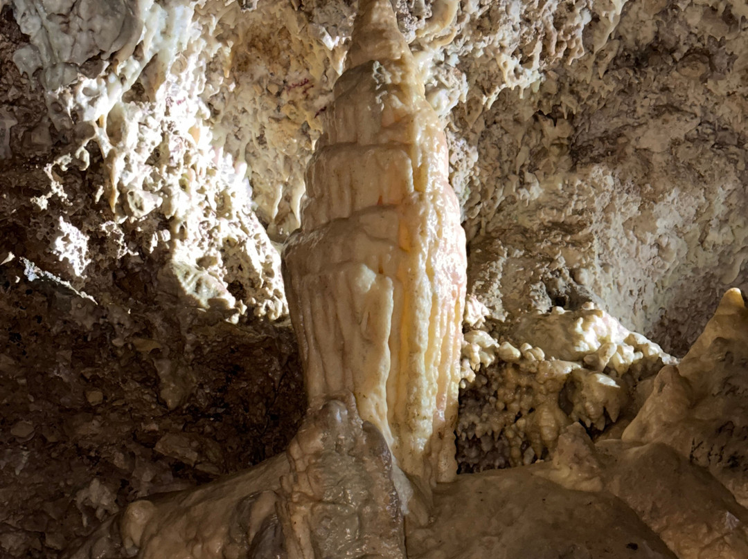 Qadisha Caves-Bcharre必去景点