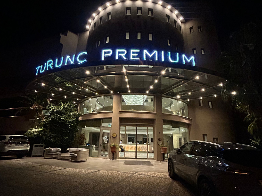 图伦克高级酒店主图