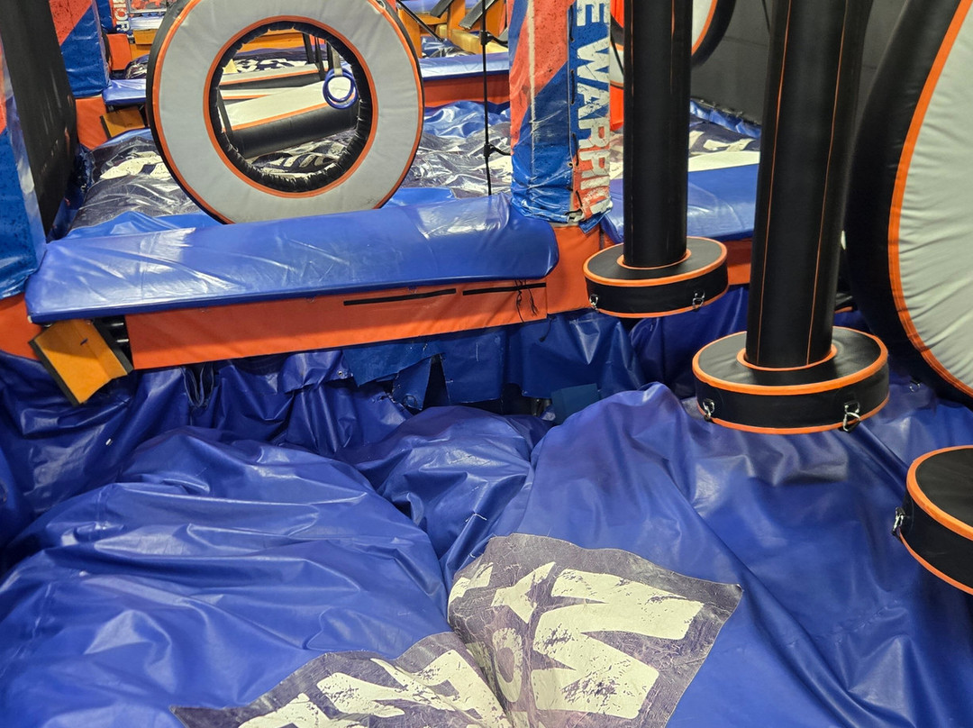 Sky Zone Trampoline Park-Fenton必去景点