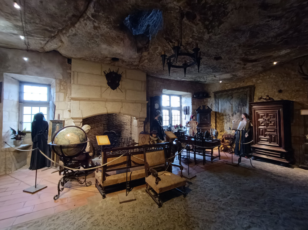 The Maison Forte de Reignac-Tursac必去景点
