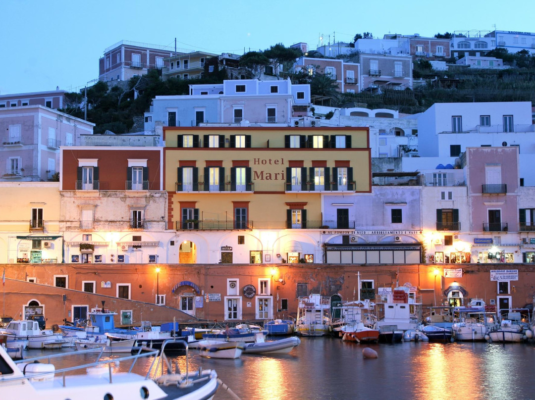 Ponza Island酒店住宿-Hotel Mari