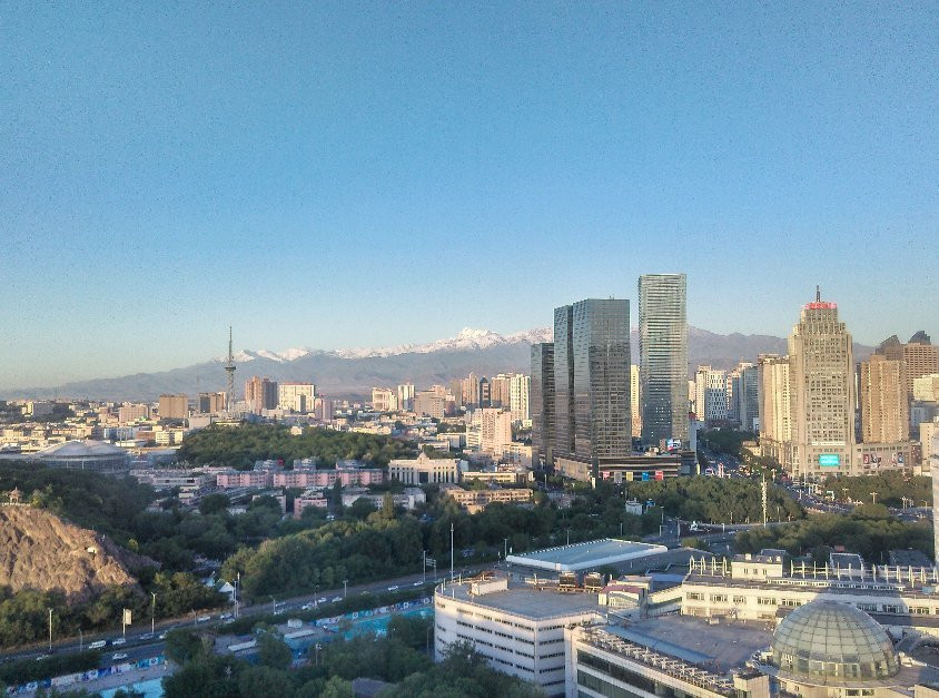 乌鲁木齐绿洲大饭店(CCMALL时代广场红山公园店）主图