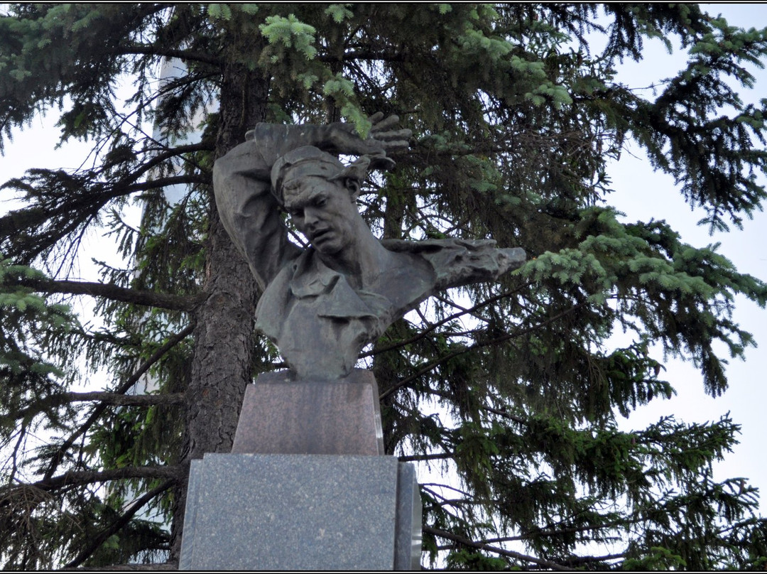 Nikolai Gastello Statue-Murom必去景点