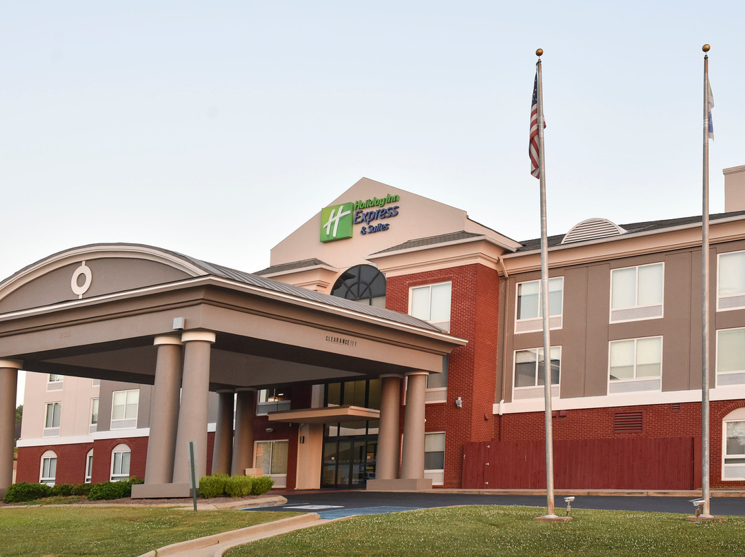 Holiday Inn Express & Suites Selma By IHG主图