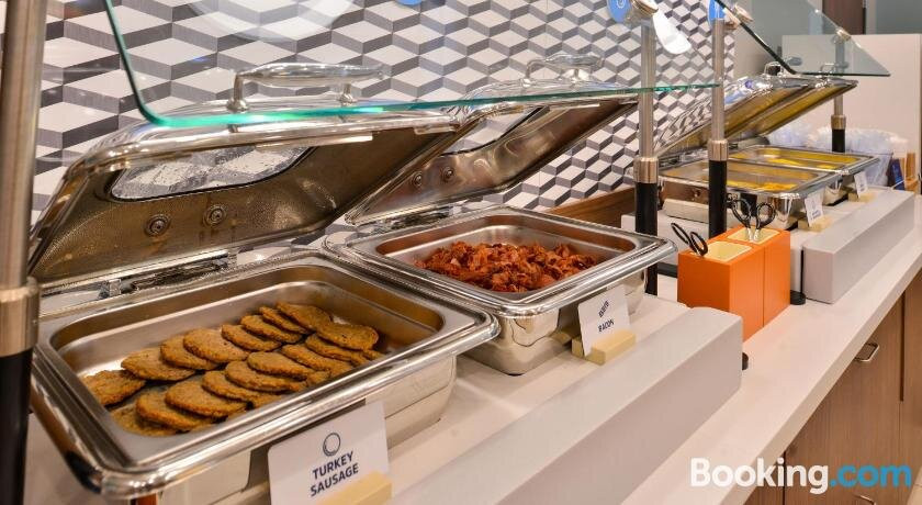 Holiday Inn Express & Suites Merrillville