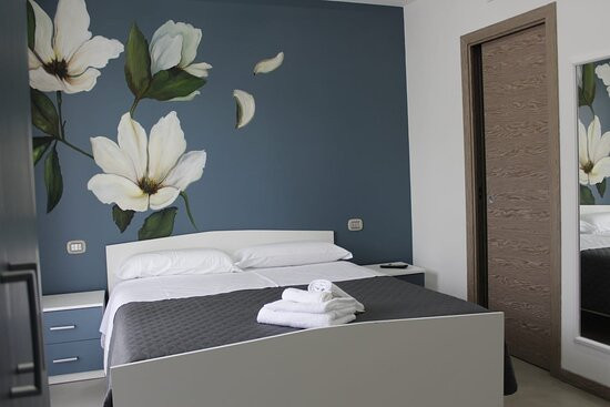 Castello di Cisterna酒店住宿-WiSaRelax B&B