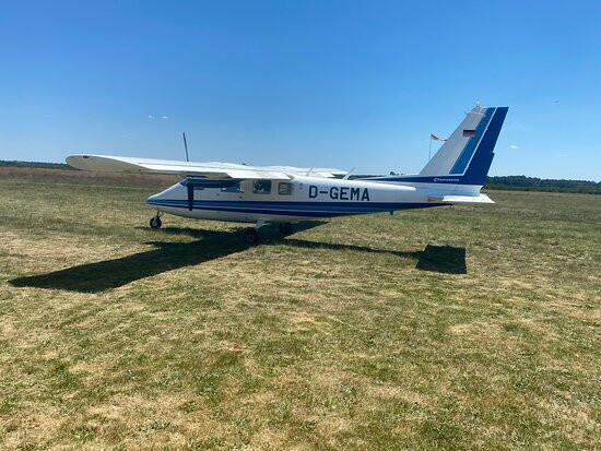 FL140 Parachutisme-Saint-Laurent-Medoc必去景点