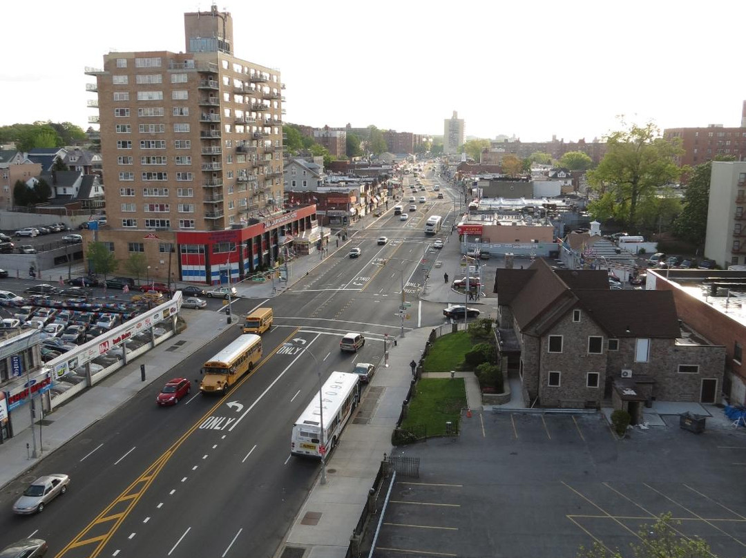 Hillcrest Hotel Near JFK Airtrain