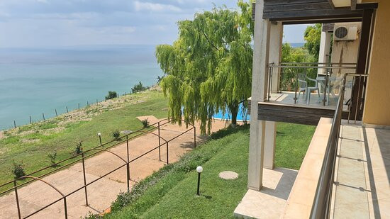 July Morning Seaside Resort主图