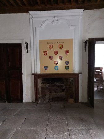 Chateau de Brousse le Chateau-Brousse-le-Chateau必去景点