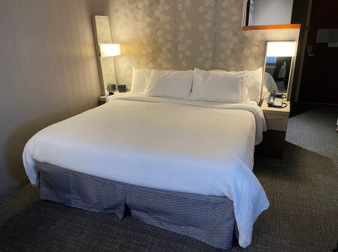 橡城文图拉县万怡酒店主图