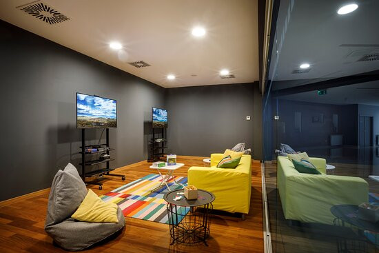 瓦拉马尔帕多瓦酒店主图