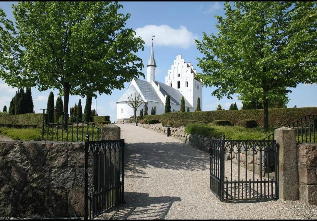 Ullerslev Kirke景点图片