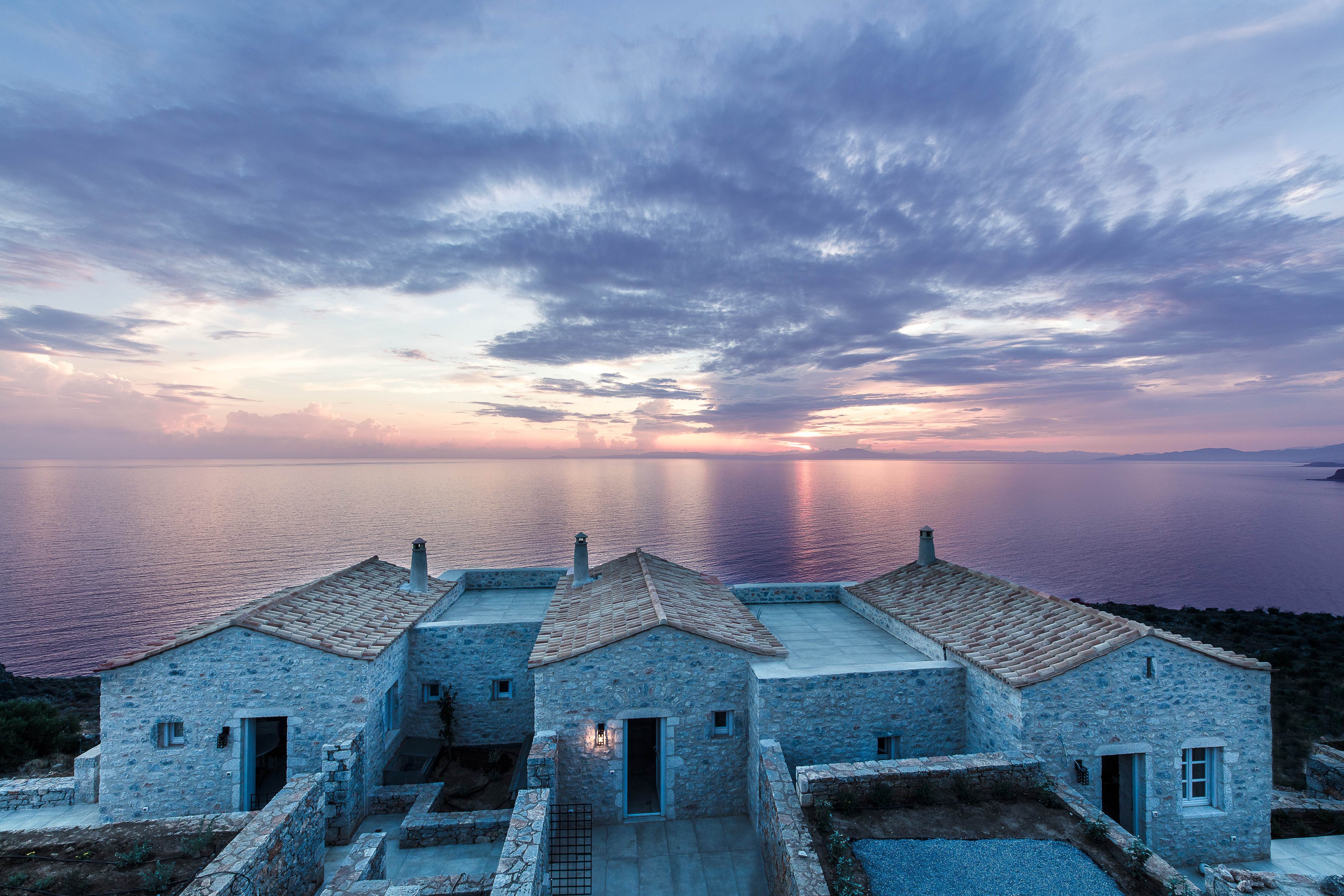Aria Estate Suites & Spa-官方
