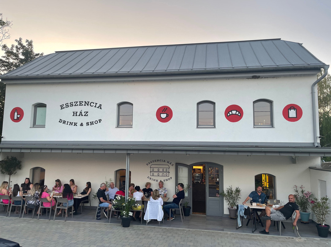 Esszencia Ház Drink&Shop