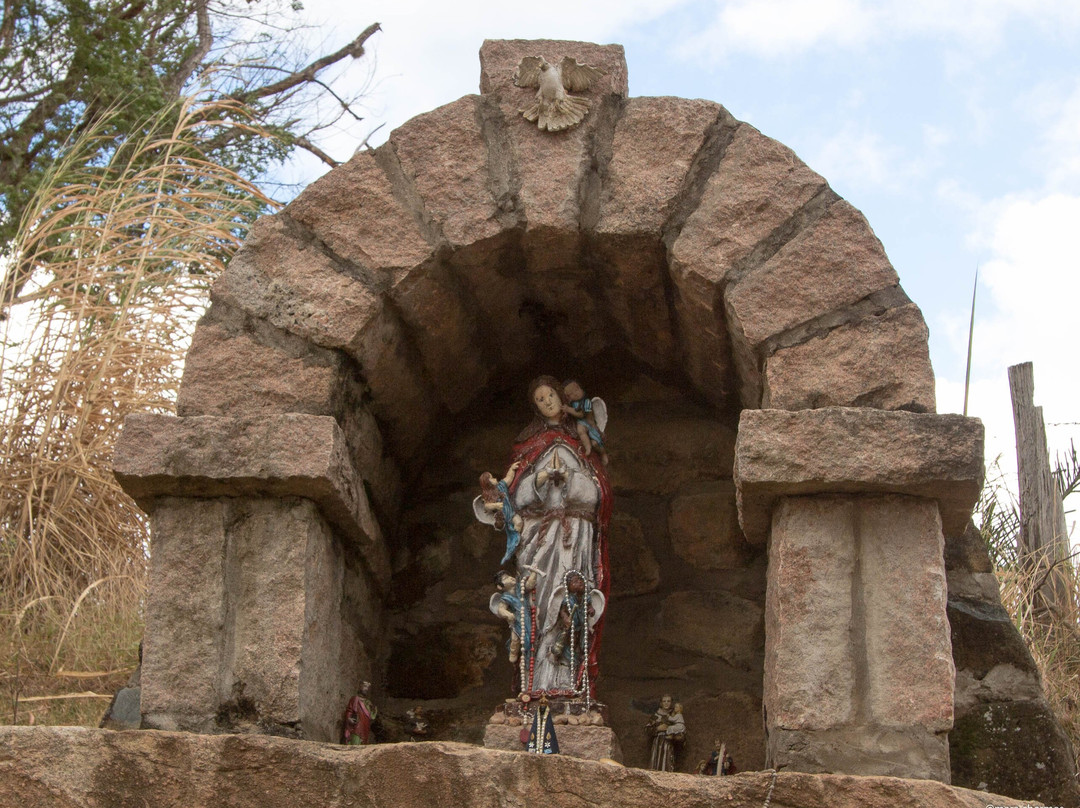 Gruta Nossa Senhora Das Montanhas Azuis