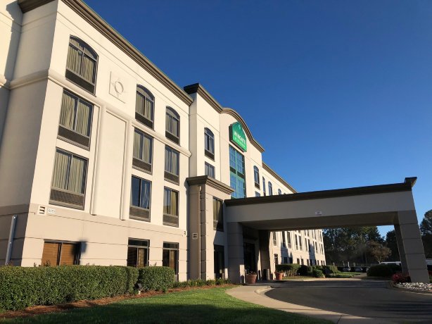 Spark by Hilton Charlotte Tyvola I-77-官方