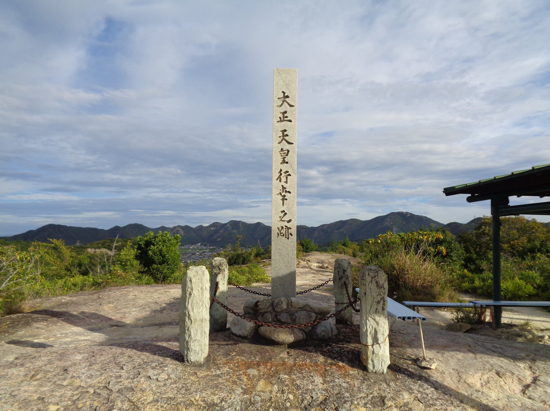 Taisho Emperor Visit Monument