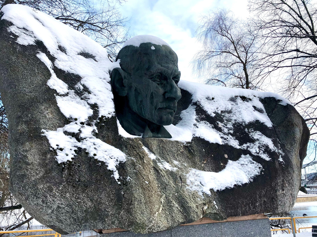 Statue of Oskar Luts-塔尔图必去景点