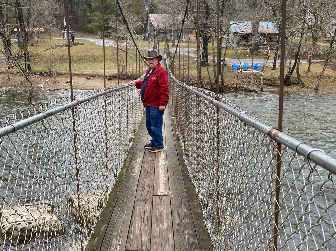 Dark Island Swinging Bridge-汤森必去景点