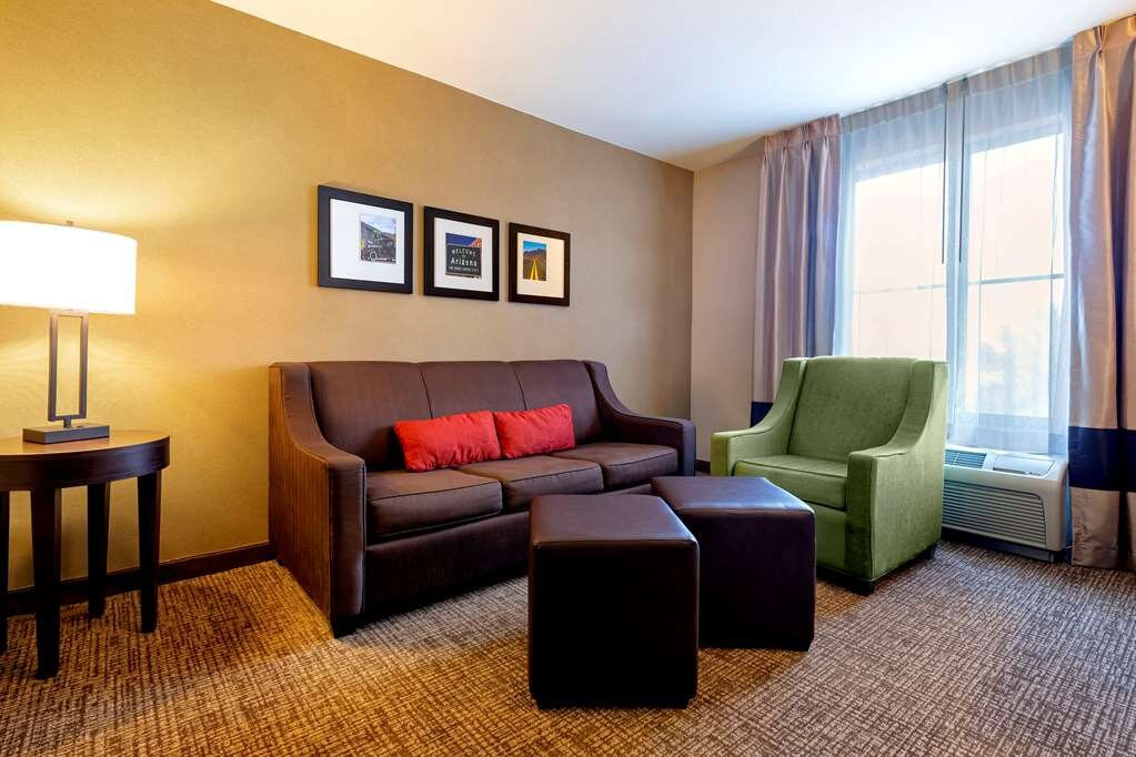 Comfort Suites Goodyear-West Phoenix主图