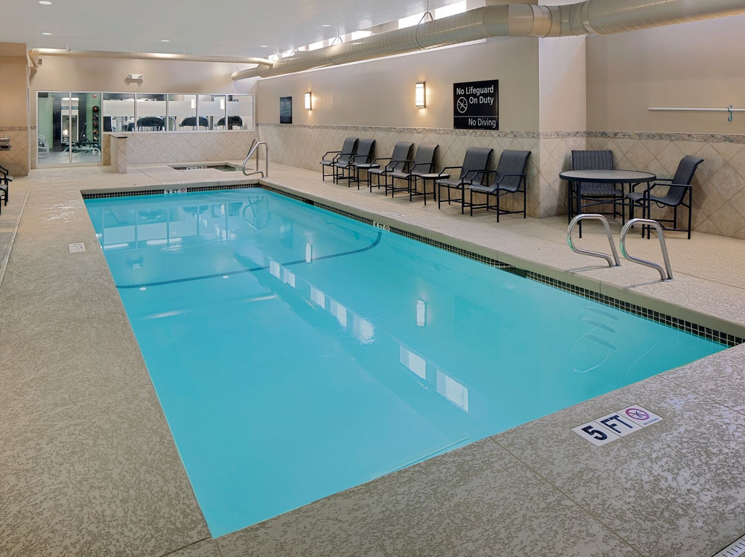 Hampton Inn & Suites Exeter主图