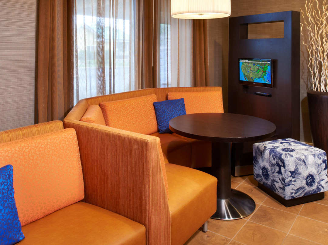 Courtyard by Marriott Toledo Maumee/Arrowhead主图