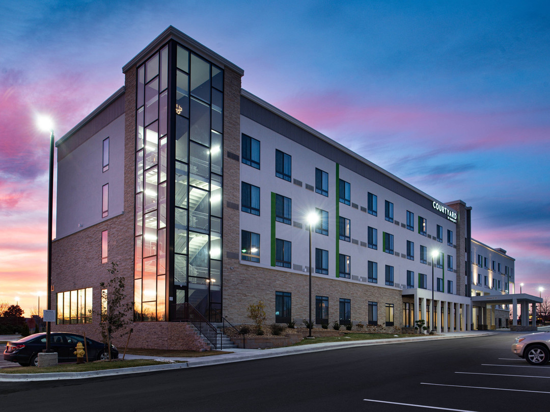 Courtyard by Marriott Kansas City Olathe主图