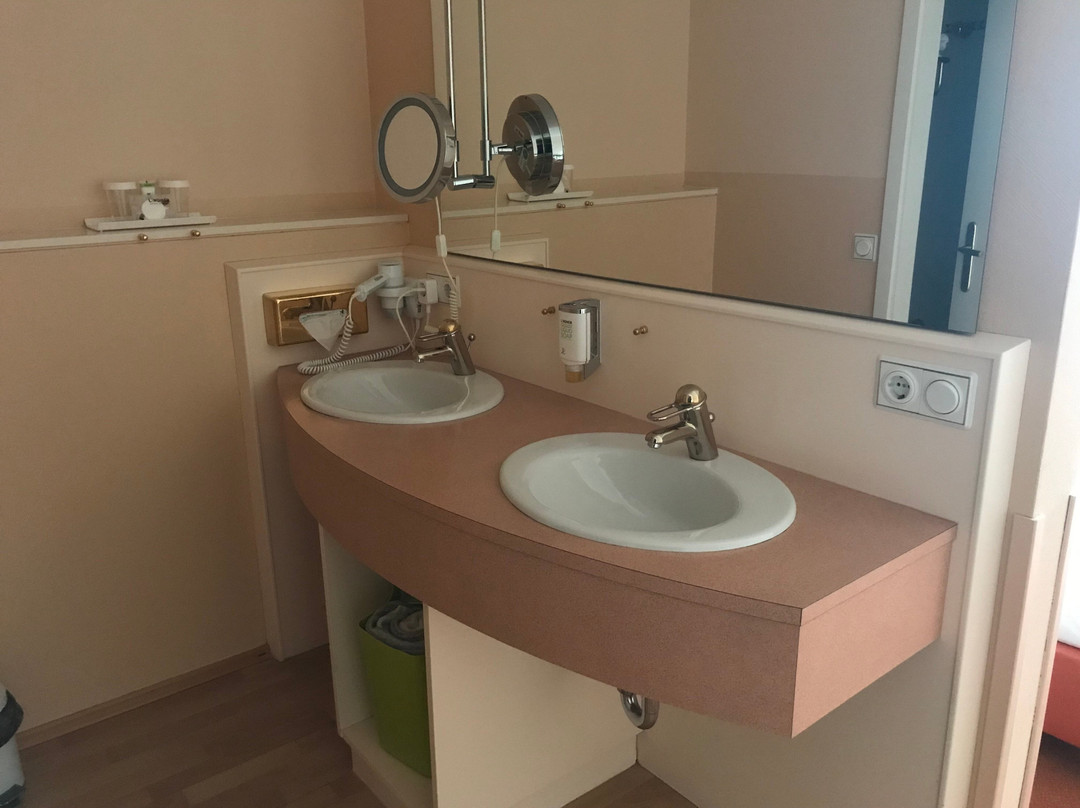 温桑瑟灵登酒店&健身俱乐部主图