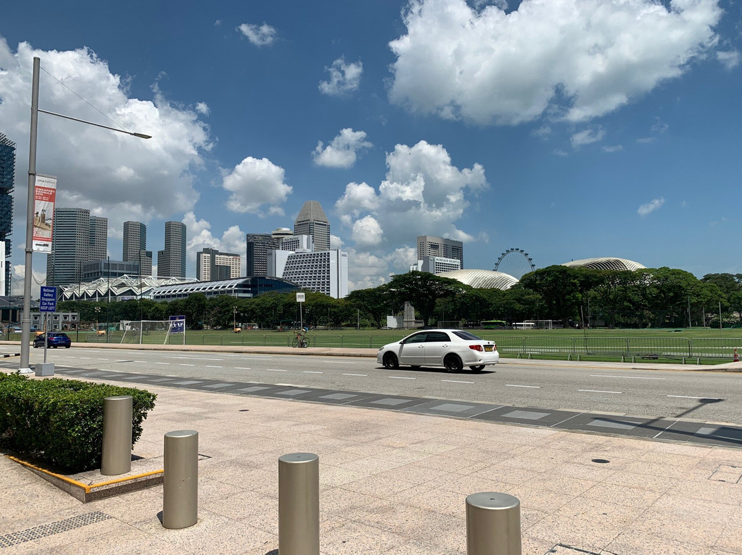 政府大厦大草场-新加坡必去景点