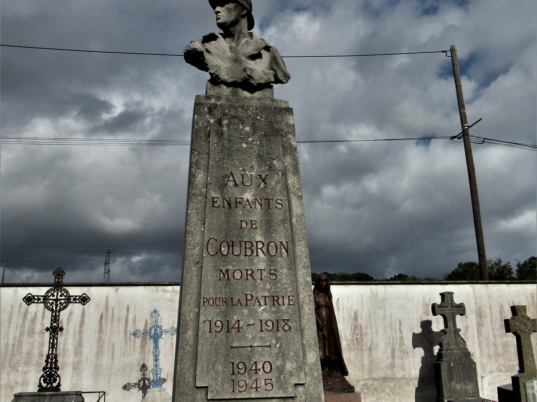 Monument Communal-Coubron必去景点