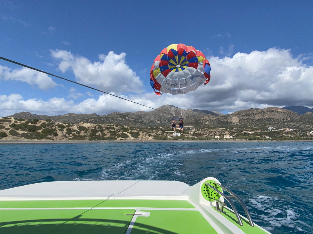 Longbeach Parasailing景点图片