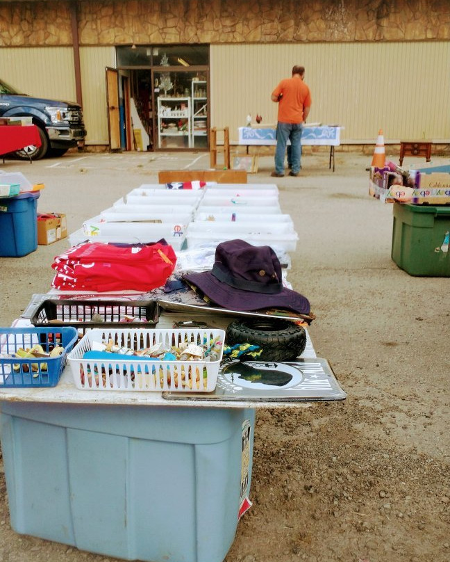 Jonnet Flea Market景点图片