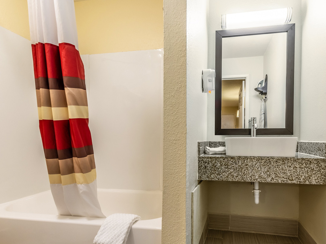 Red Roof Inn Scottsburg主图