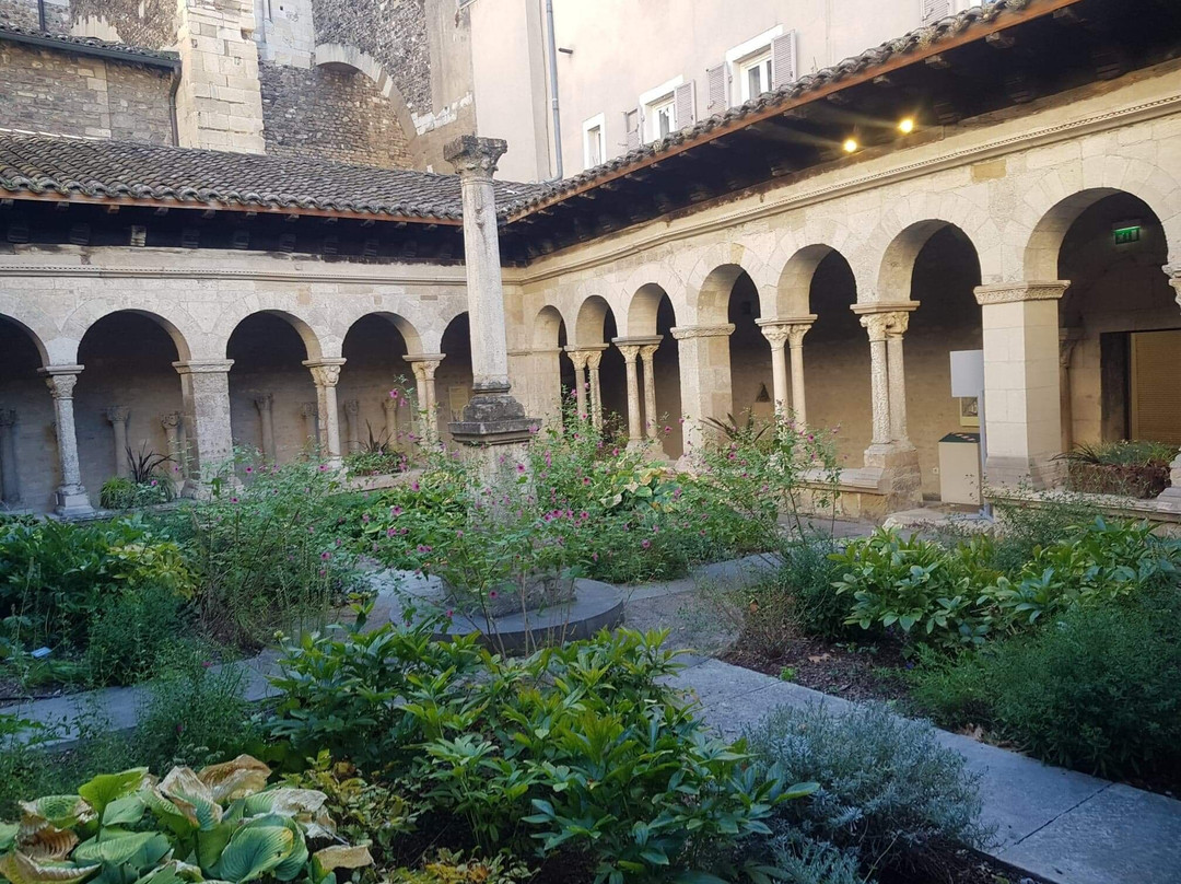 Cloître de Saint-André-le-Bas-维埃纳必去景点