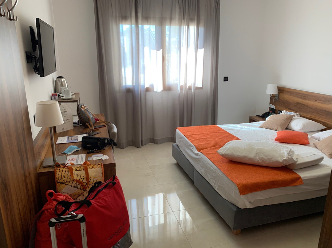 Morello Beach Hotel主图